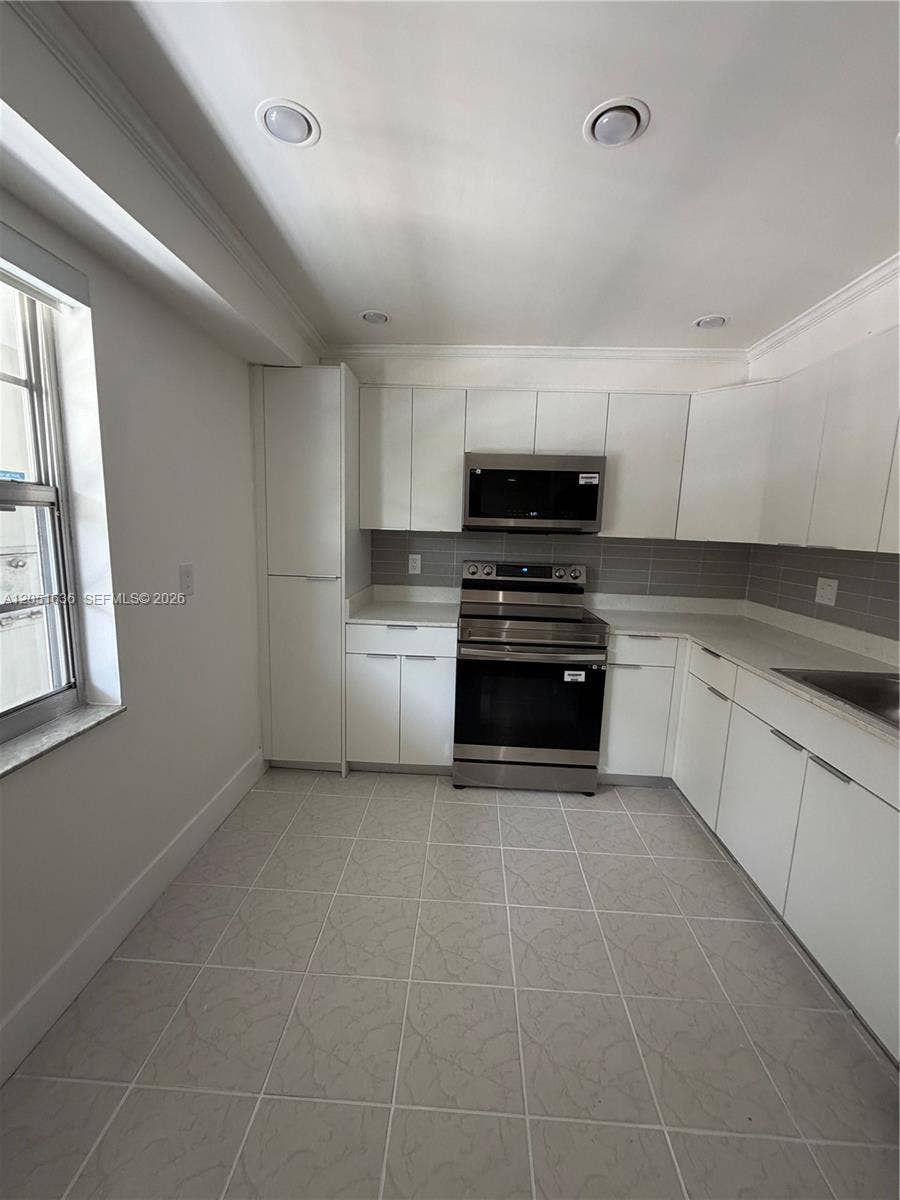 4007 N Cypress Drive, #203, Pompano Beach, Pompano Beach, FL 33069 Photo 2
