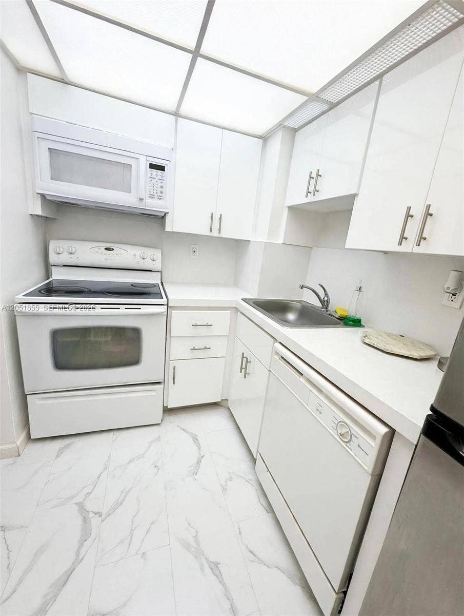 2899 Collins Avenue, #1734, Miami Beach, FL 33140 Photo 16