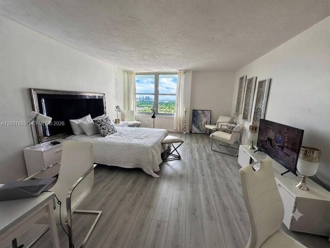 2899 Collins Avenue, #1734, Miami Beach, FL 33140 Virtually Staged