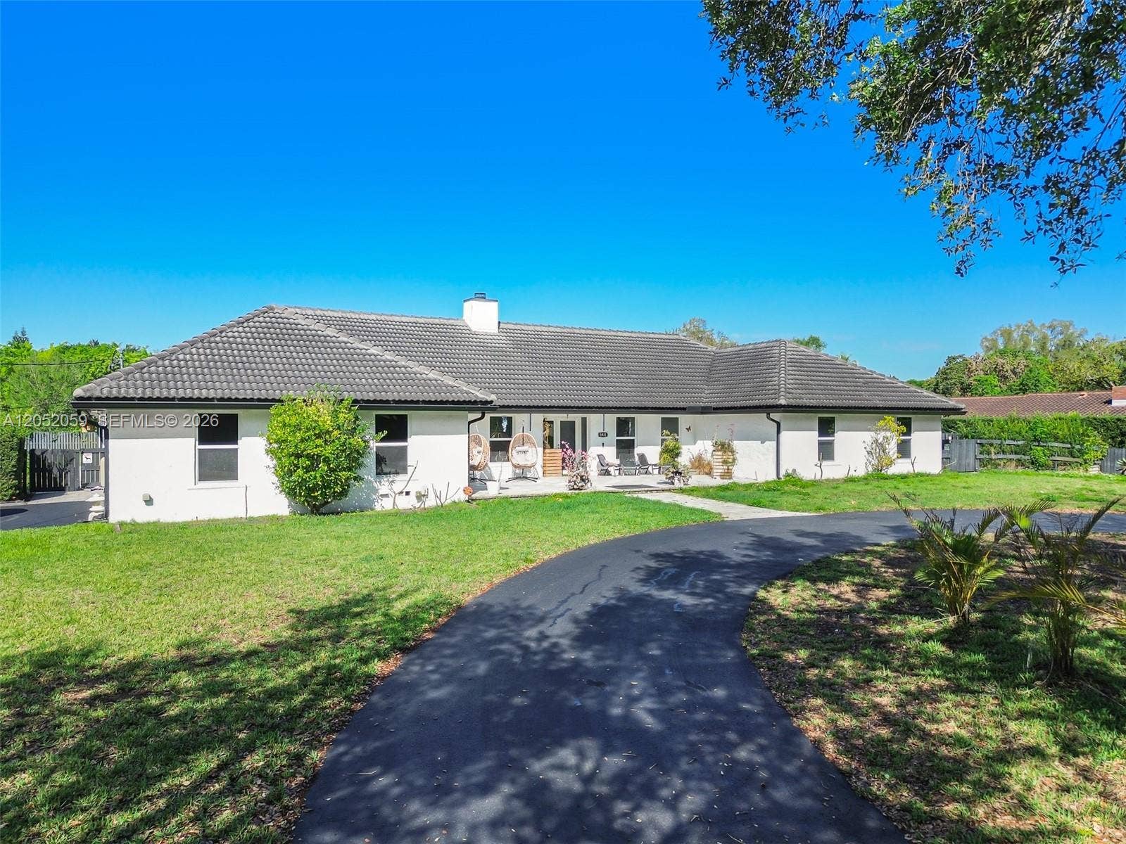 5431 SW 109th Avenue, Davie, FL 33328 Photo 2