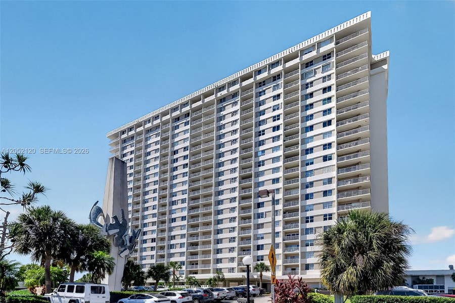 Property photo for 300 Bayview Drive, #916, Sunny Isles Beach, FL