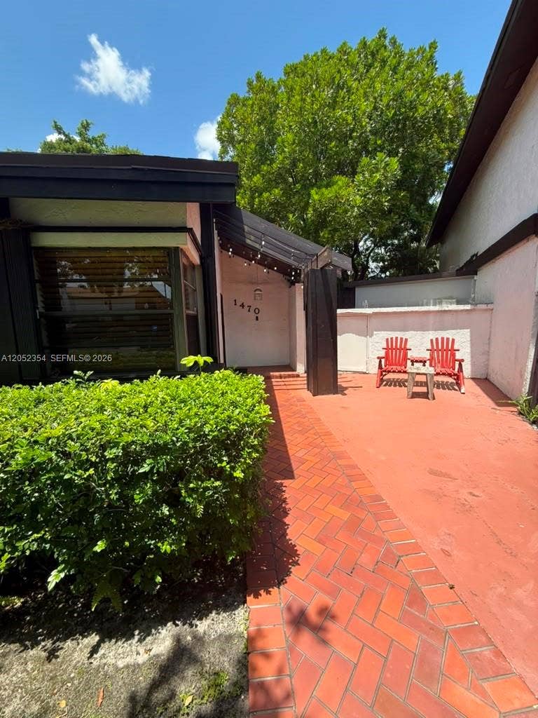 1470 Flamingo Court, Pembroke Pines, FL 33026 Photo 6