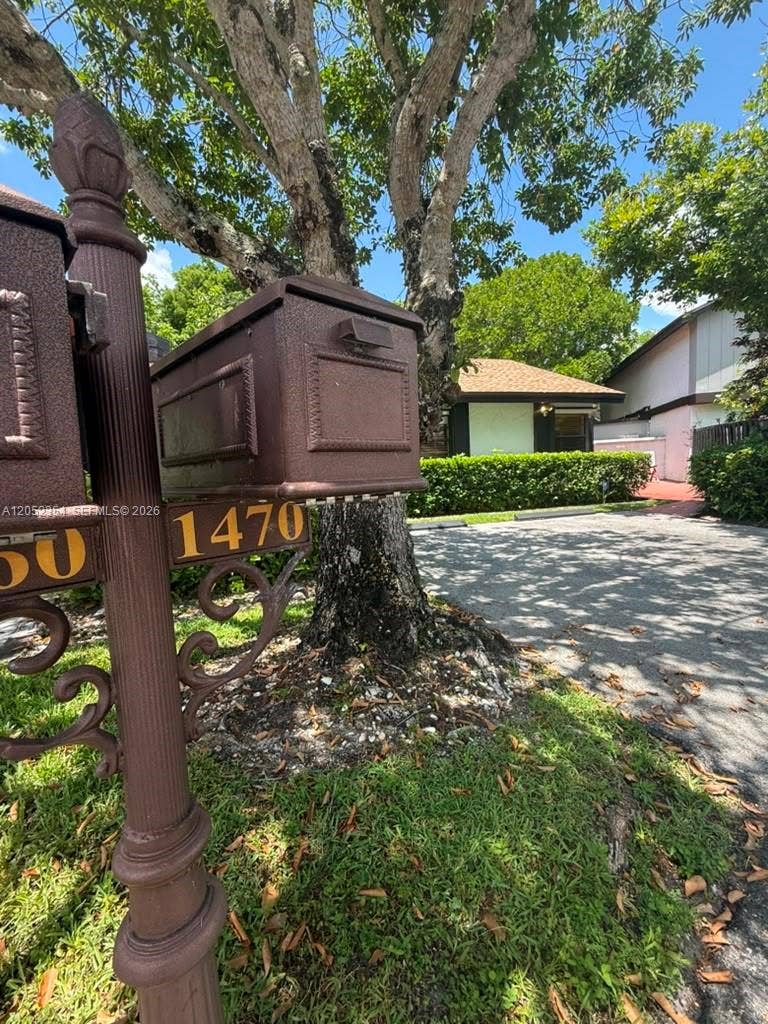 1470 Flamingo Court, Pembroke Pines, FL 33026 Photo 2