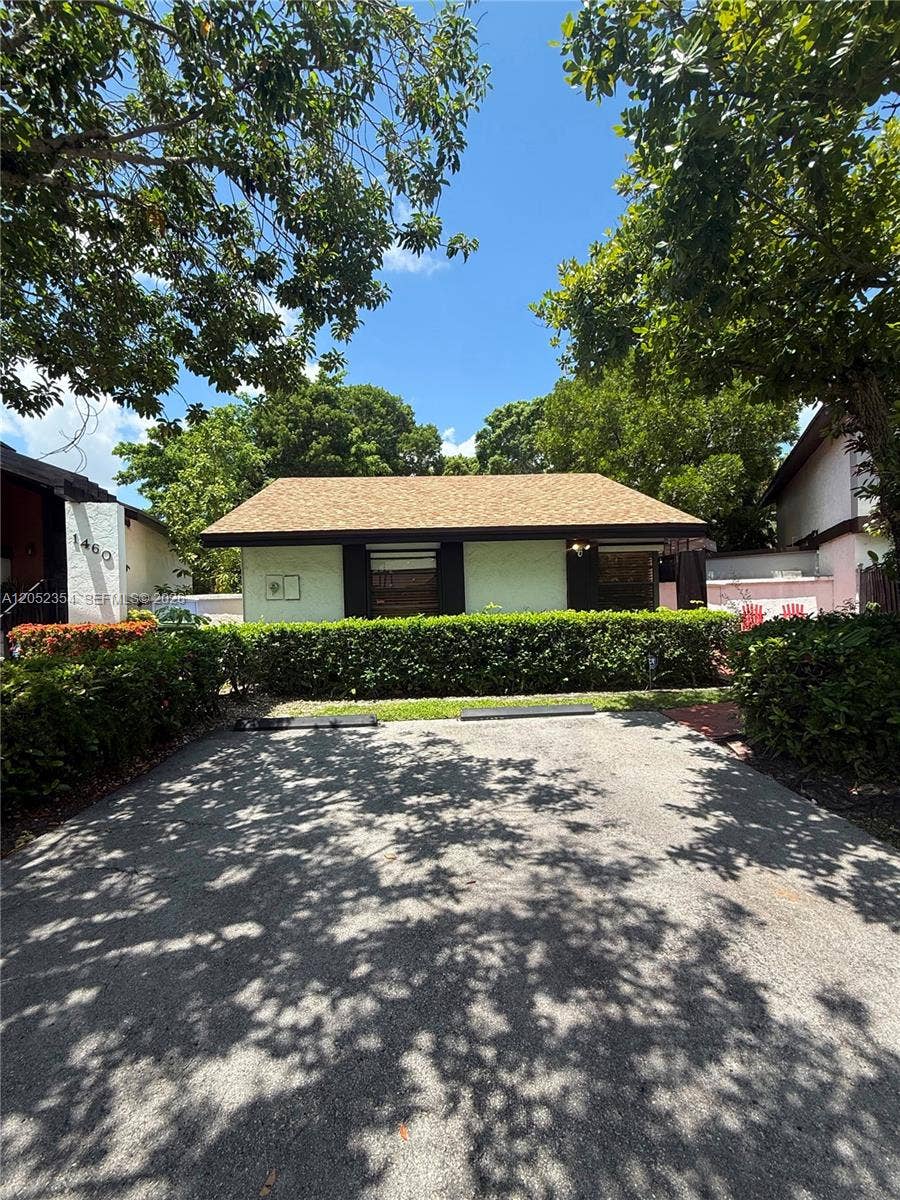 1470 Flamingo Court, Pembroke Pines, FL 33026 Photo 1