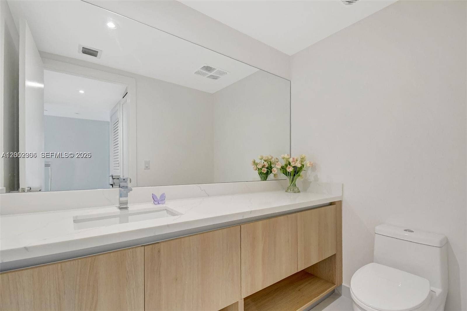 9901 W Bay Harbor Drive, #401, Bay Harbor Islands, FL 33154 powder bathroom