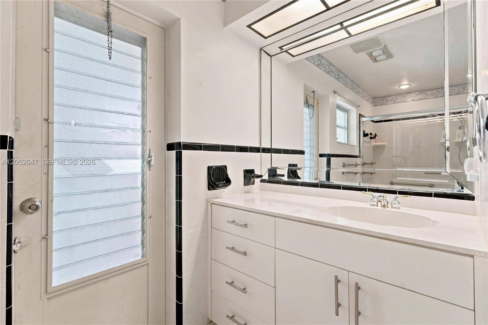 8 Castle Harbor Island, Fort Lauderdale, FL 33308 Photo 22