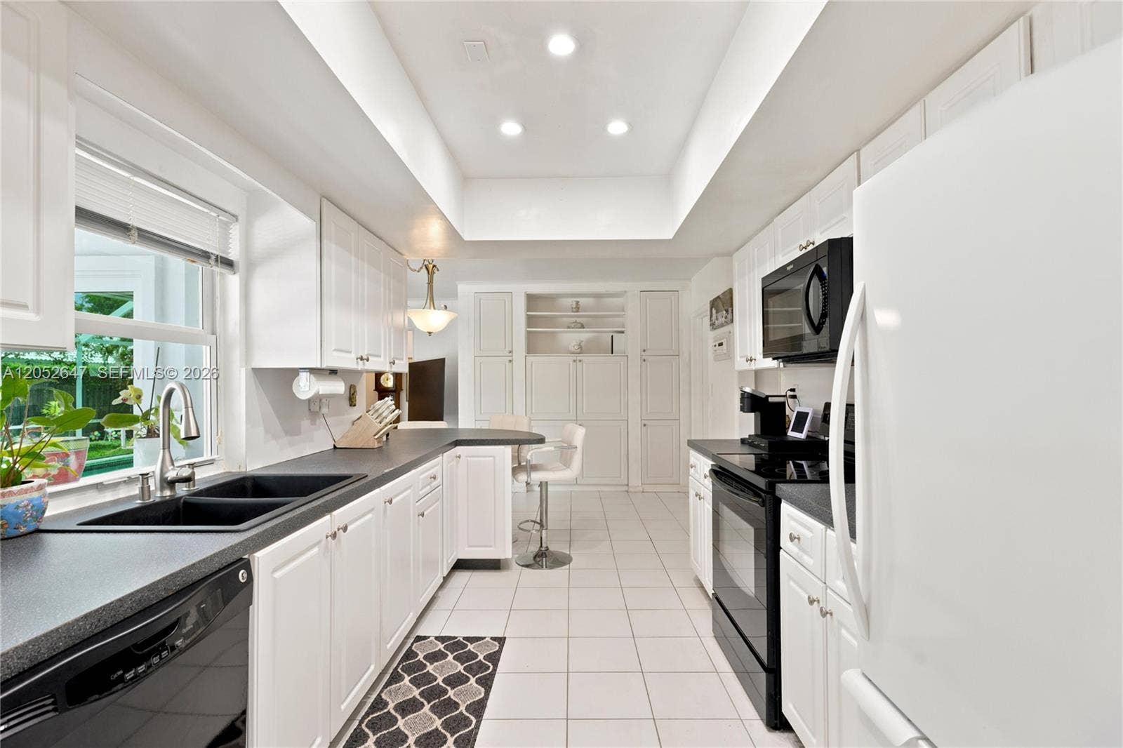 8 Castle Harbor Island, Fort Lauderdale, FL 33308 Photo 8