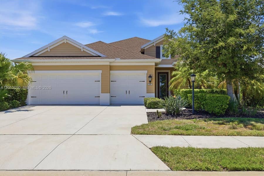 Property photo for 1109 Thornbury Drive, Parrish, FL