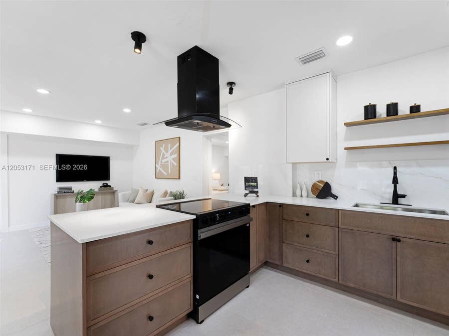 Property photo for 1014 SW 20th Street, Fort Lauderdale, FL