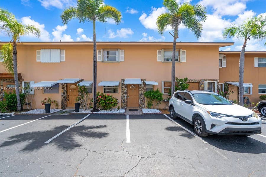Property photo for 450 SE 7th Street, #261, Dania Beach, FL