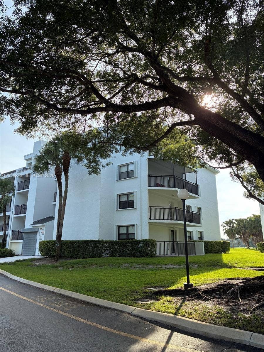 16141 Blatt Boulevard, #113, Weston, Weston, FL 33326 Photo 1