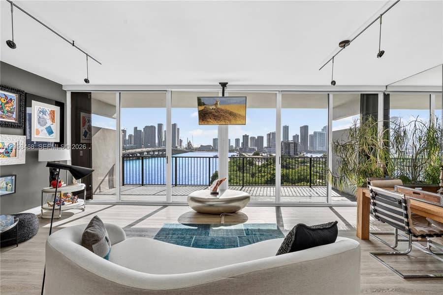 Property photo for 1000 Venetian Way, #810, Miami Beach, FL