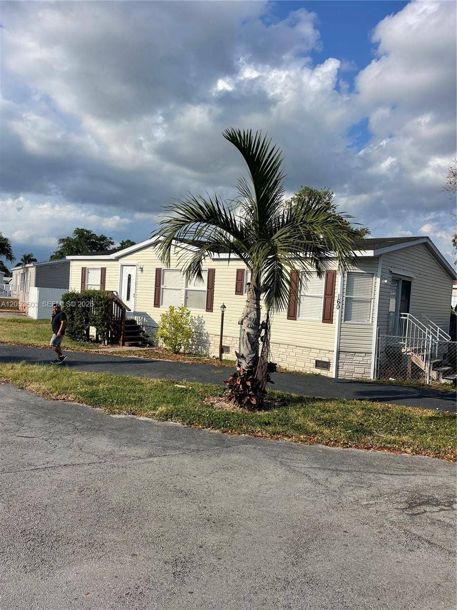 220 NE 12th Avenue, #LOT 160, Homestead, FL 33030 Photo 3