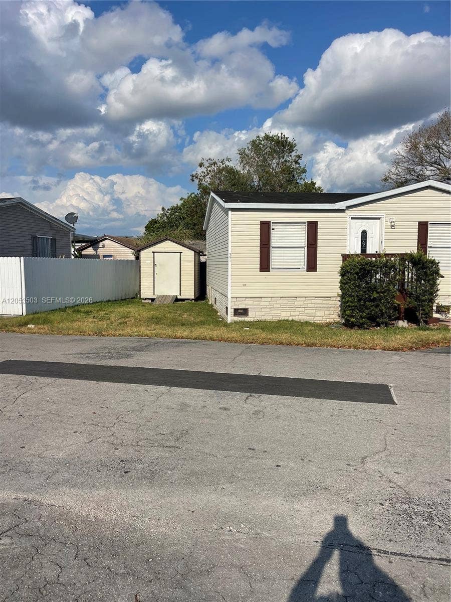 220 NE 12th Avenue, #LOT 160, Homestead, FL 33030 Photo 5