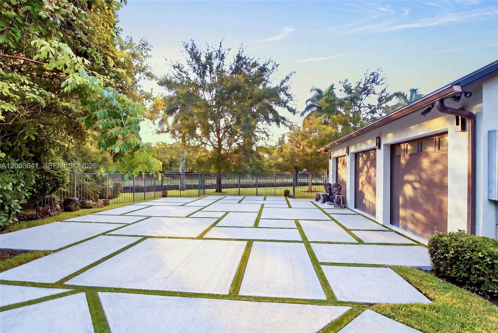 3714 Pine Lake Drive, Weston, FL 33332 Side entry- detached