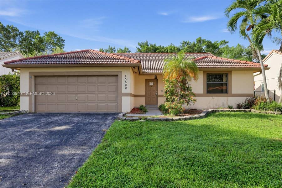 Property photo for 15600 Gauntlet Hall Manor, Davie, FL