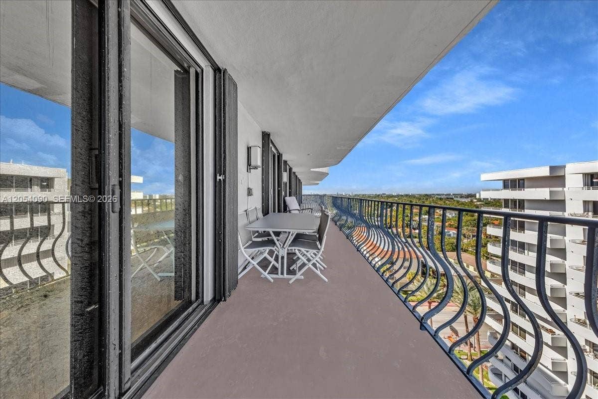 8877 Collins Avenue, #PH-2, Surfside, FL 33154 Photo 23