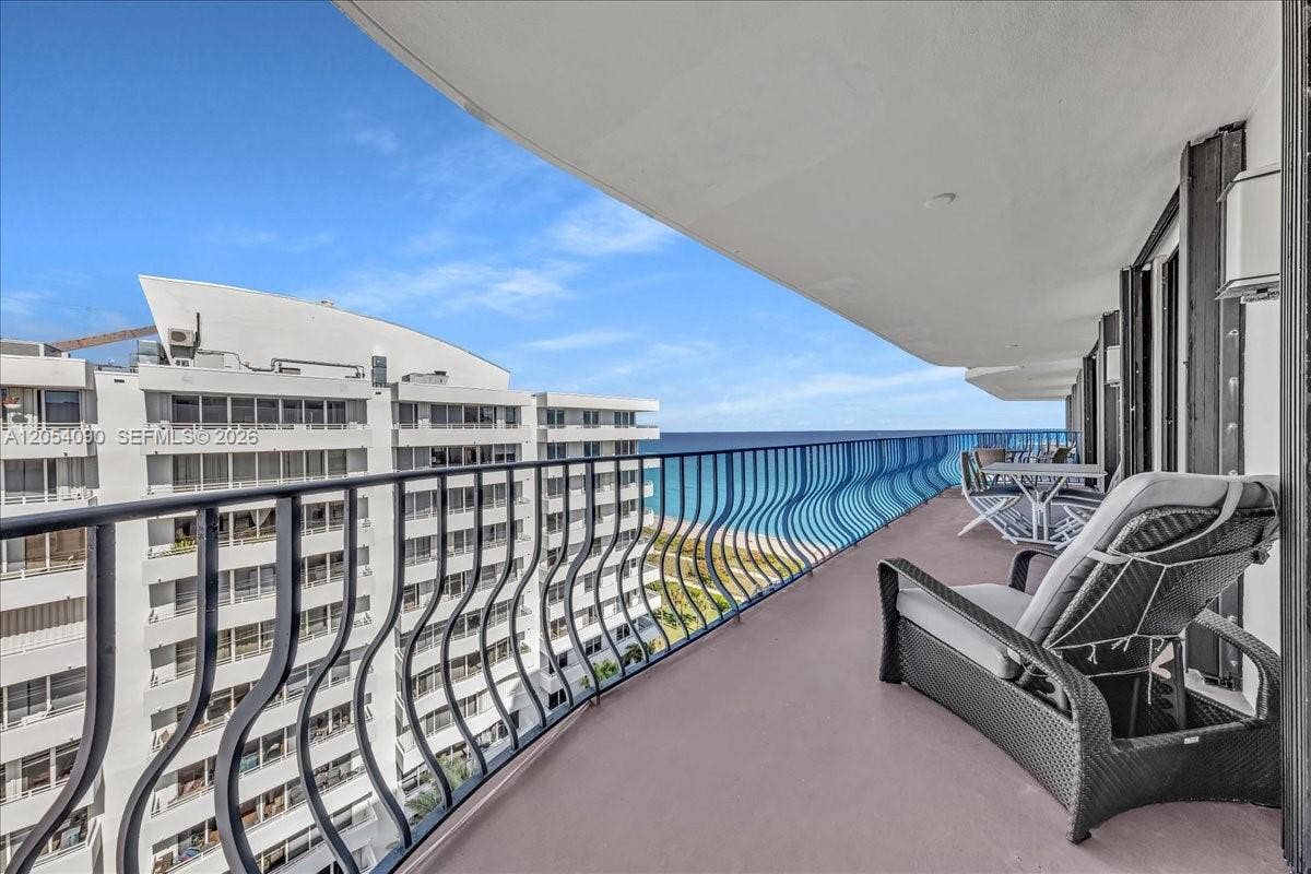 8877 Collins Avenue, #PH-2, Surfside, FL 33154 Photo 3
