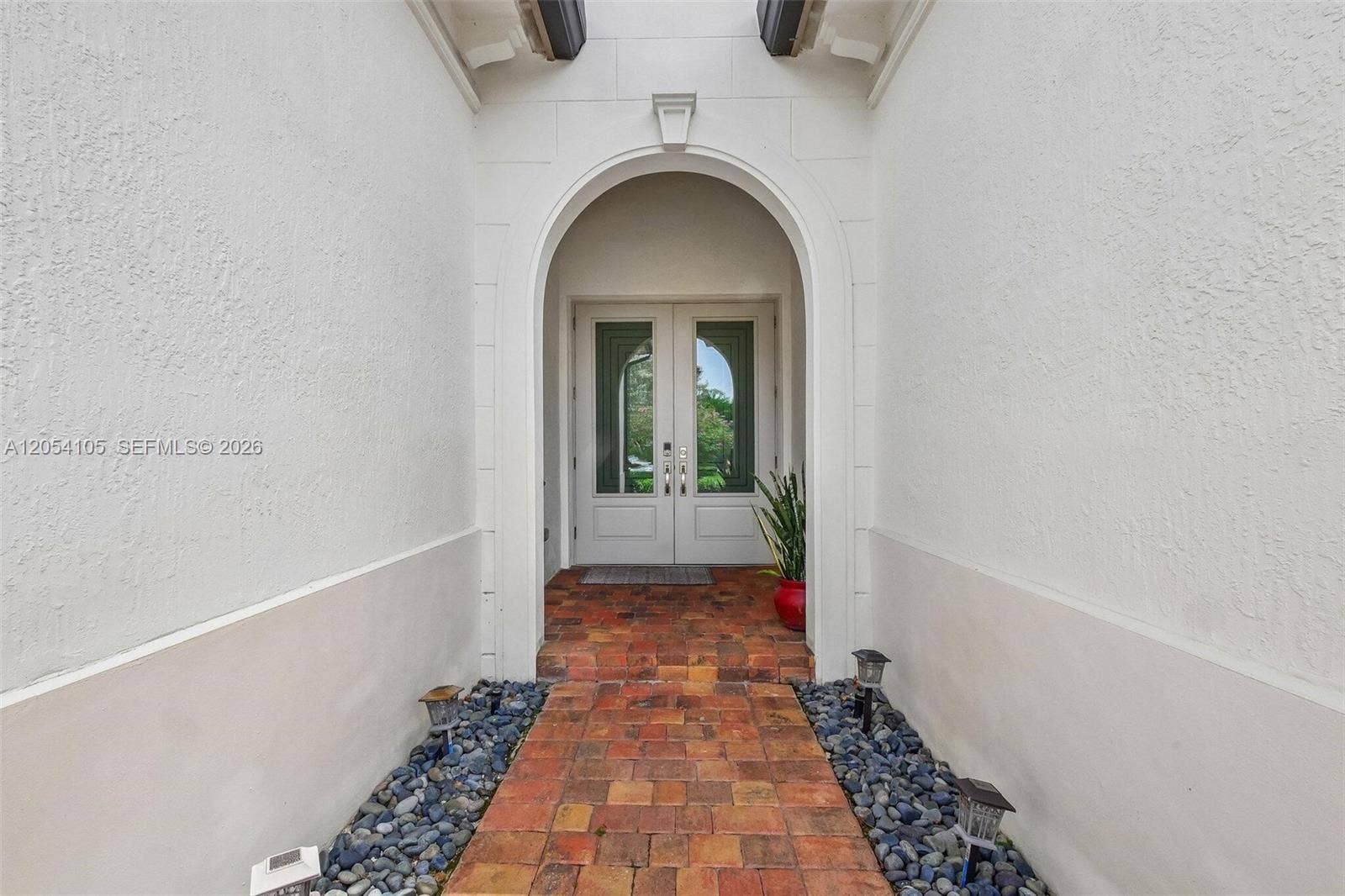 1053 SW 113th Way, Pembroke Pines, FL 33025 Photo 2