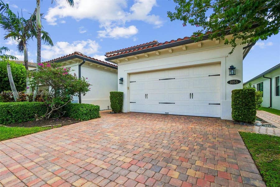 Property photo for 1053 SW 113th Way, Pembroke Pines, FL