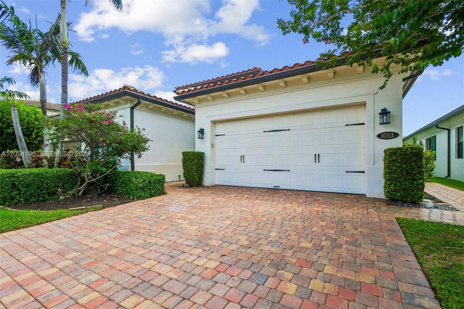 1053 SW 113th Way, Pembroke Pines, FL 33025 Photo 1