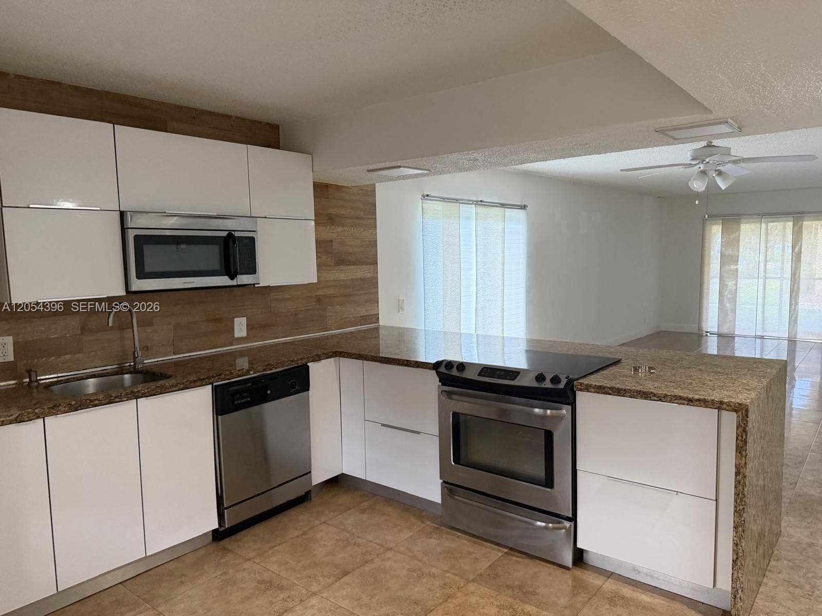 178 Lakeview Drive, #101, Weston, Weston, FL 33326 Photo 3