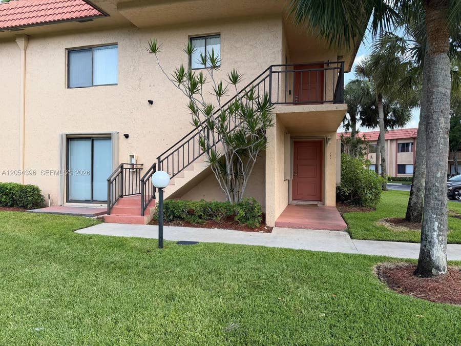 Property photo for 178 Lakeview Drive, #101, Weston, FL