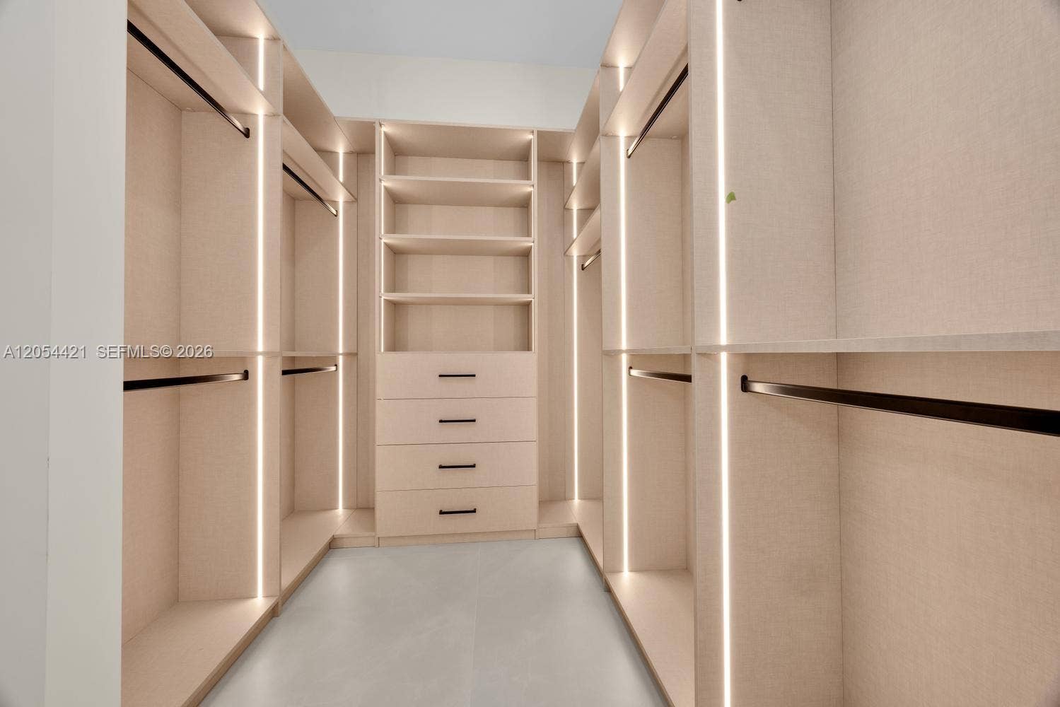 Closet 1