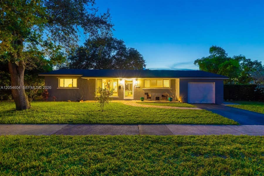 Property photo for 312 N Luna Court, Hollywood, FL