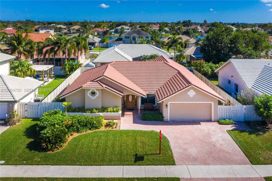 Property photo for 850 Amherst Avenue, Davie, FL