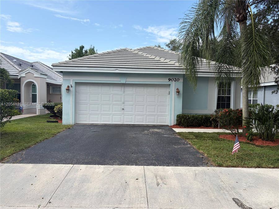 Property photo for 9020 N Lake Park Circle N, Davie, FL