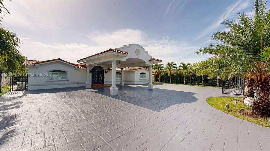 Property photo for 6265 W 10th Avenue, Hialeah, FL