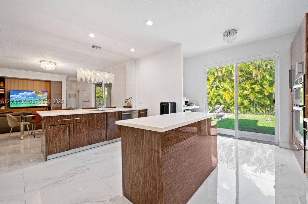 3846 W Gardenia Avenue, Weston, FL 33332 Photo 9
