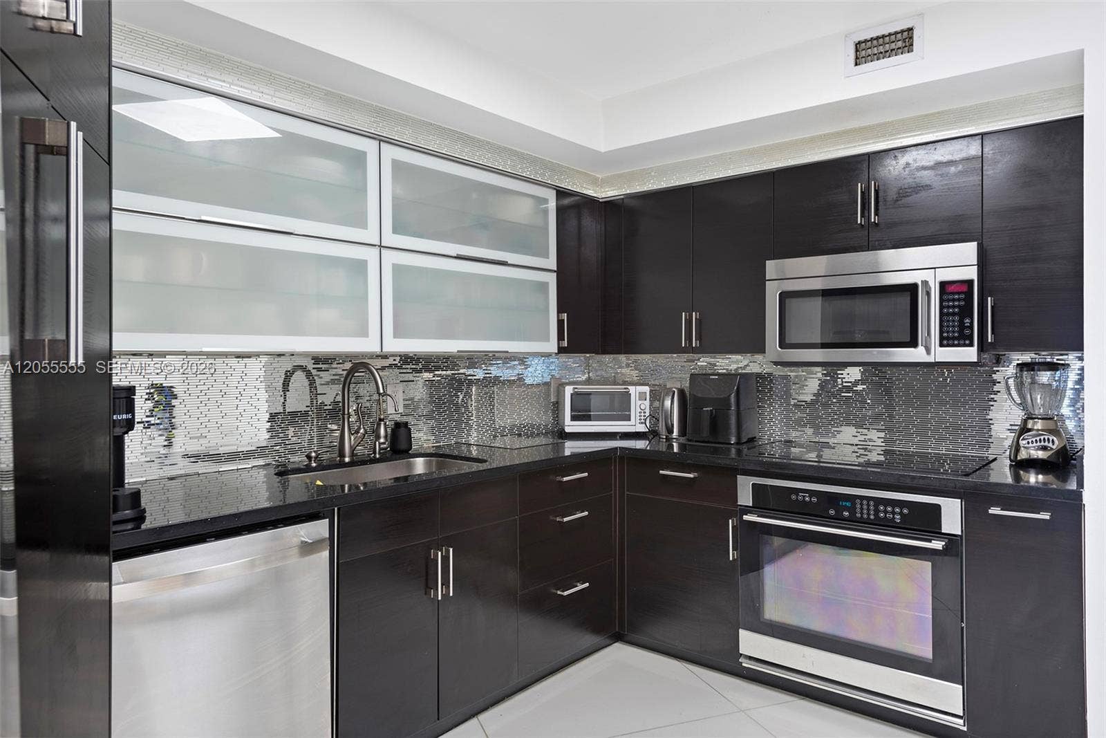 5151 Collins Avenue, #1420, Miami Beach, FL 33140 Photo 10