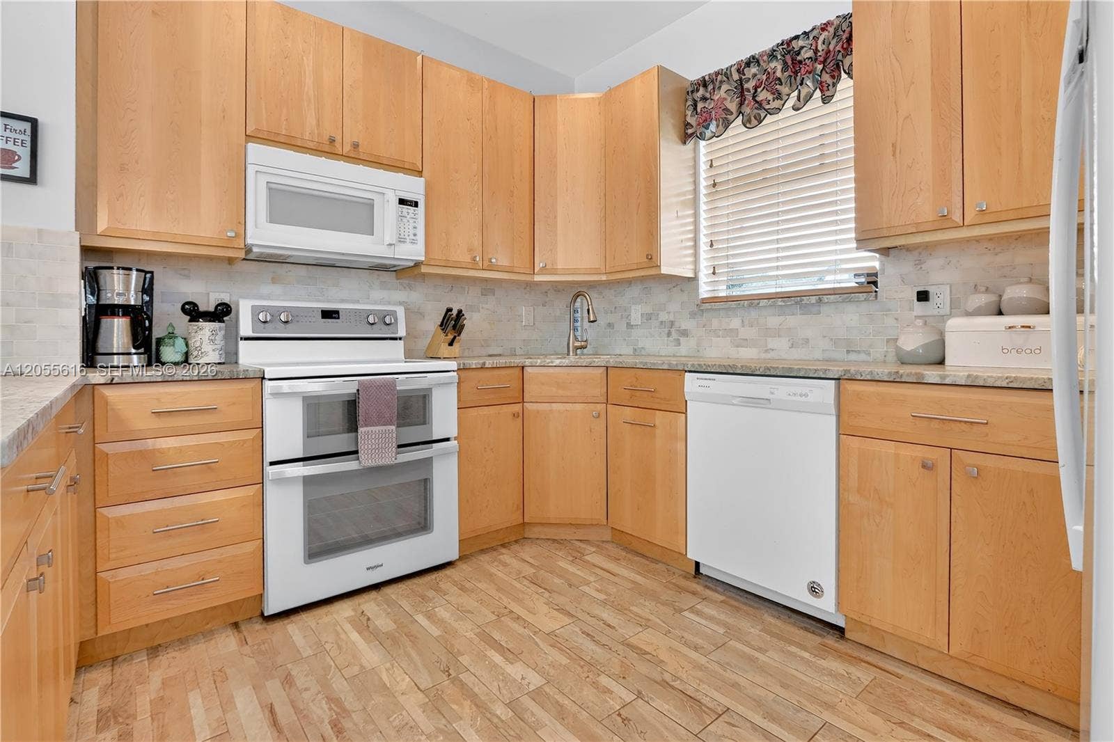 840 NE 14th Place, Fort Lauderdale, FL 33304 Photo 8