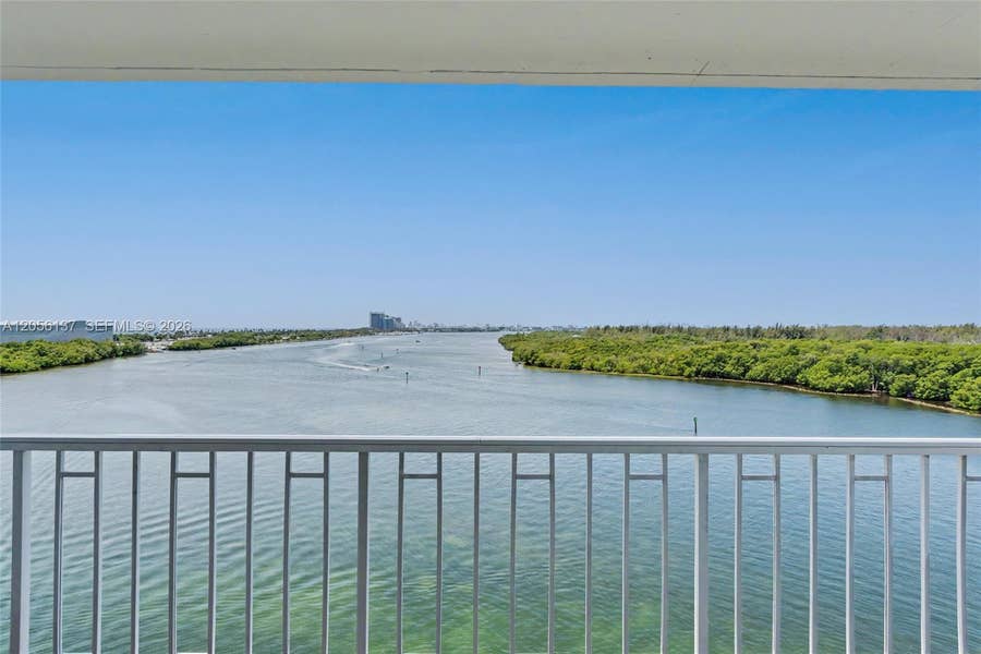 Property photo for 500 Bayview Drive, #822, Sunny Isles Beach, FL