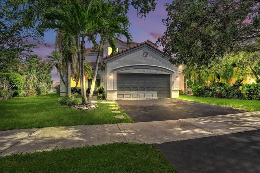 Property photo for 1216 Chinaberry Drive, Weston, FL