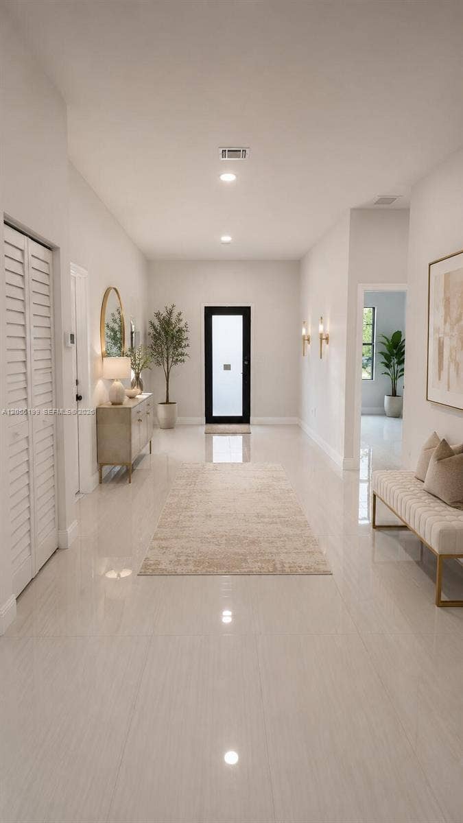 130 NW 28th Terrace, Fort Lauderdale, FL 33311 virtual stage