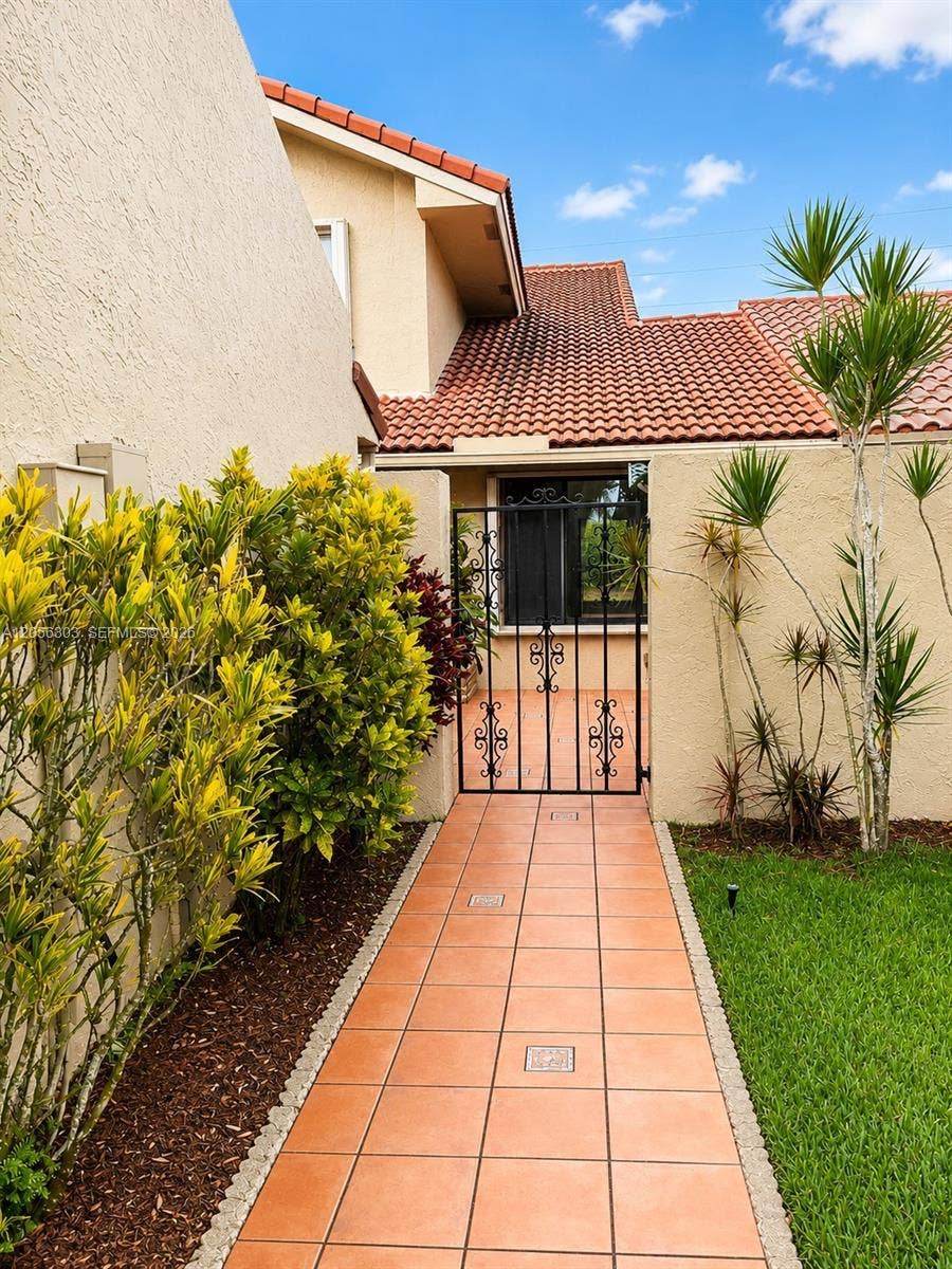 613 Patio Village Way, Weston, Weston, FL 33326 Photo 4