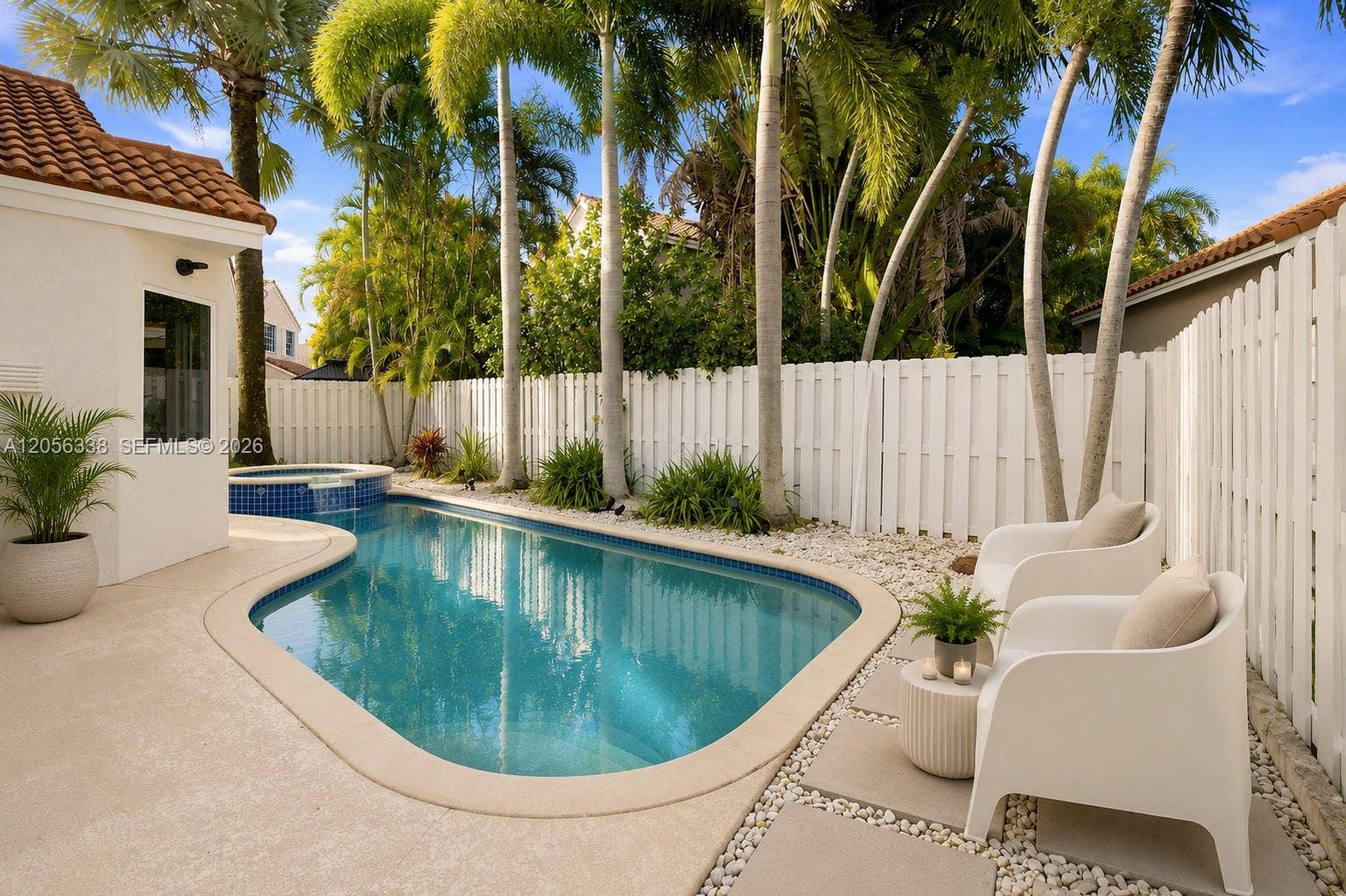 325 Somerset Way, Weston, FL 33326 SPEND THE AFTERNOON RELAXING IN YOUR NEW POOL!