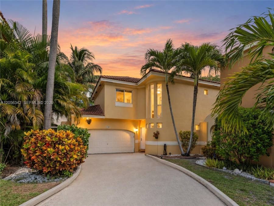Property photo for 11407 Lakeview Drive, Coral Springs, FL