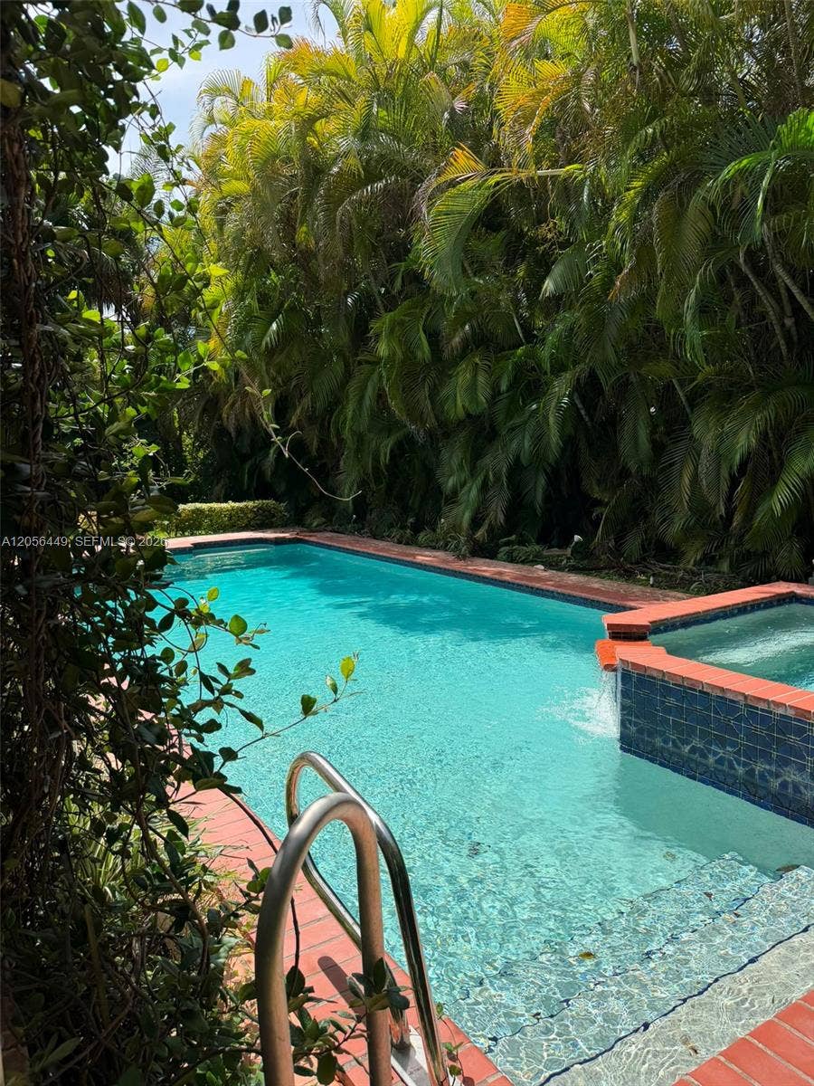 1540 Dorado Avenue, Coral Gables, FL 33146 Photo 2