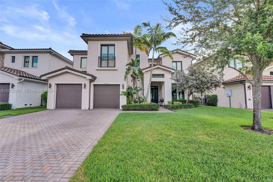 Property photo for 5742 E Brookfield Circle E, Hollywood, FL
