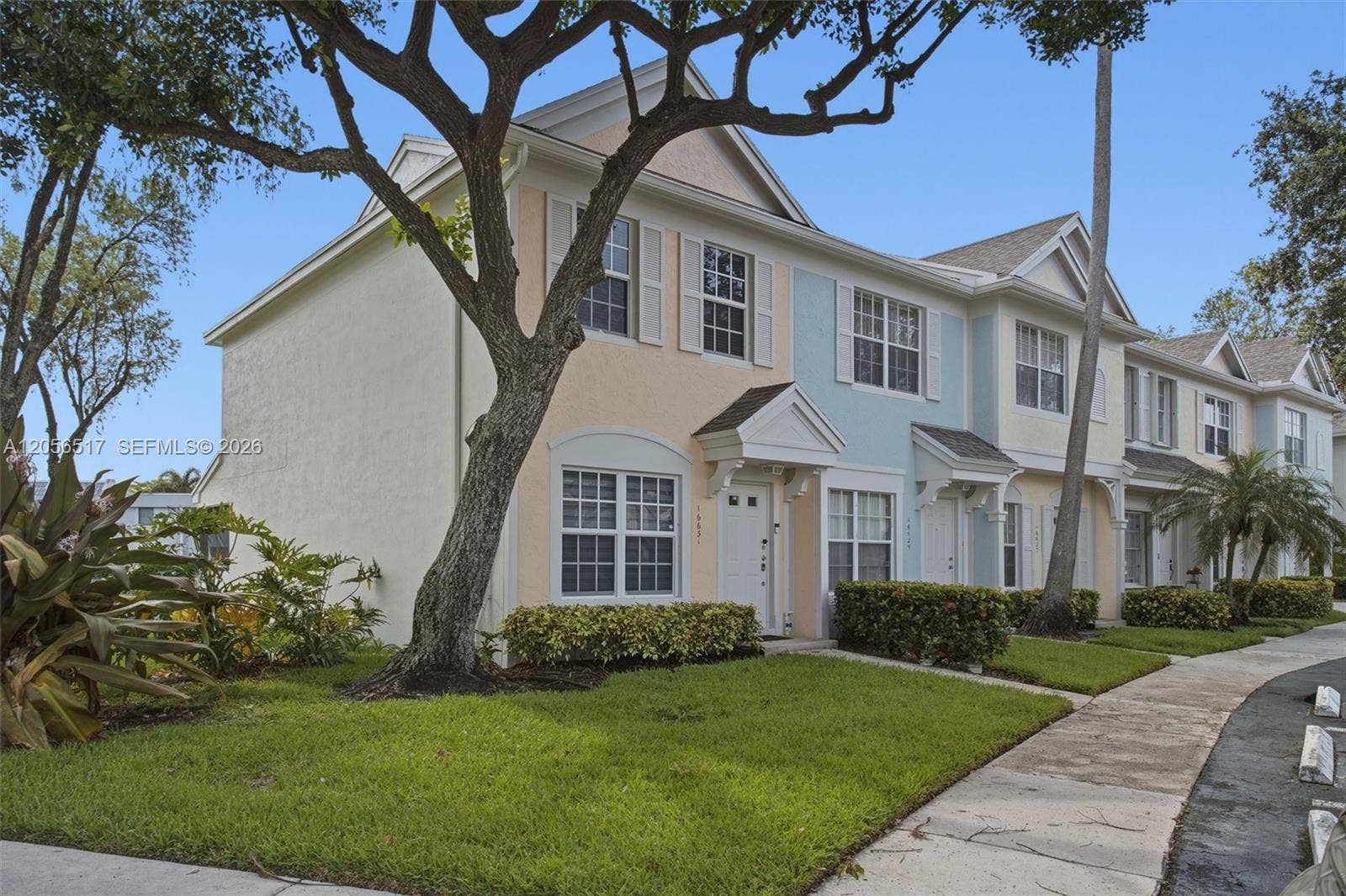 16631 Hemingway Drive, Weston, FL 33326 Photo 2
