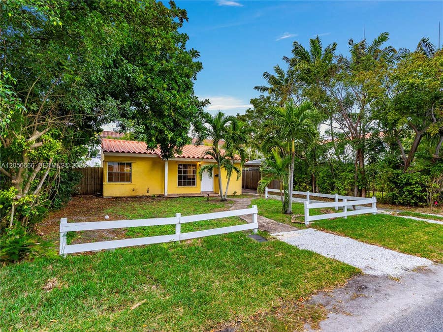 Property photo for 1125 NE 10th Avenue, Fort Lauderdale, FL