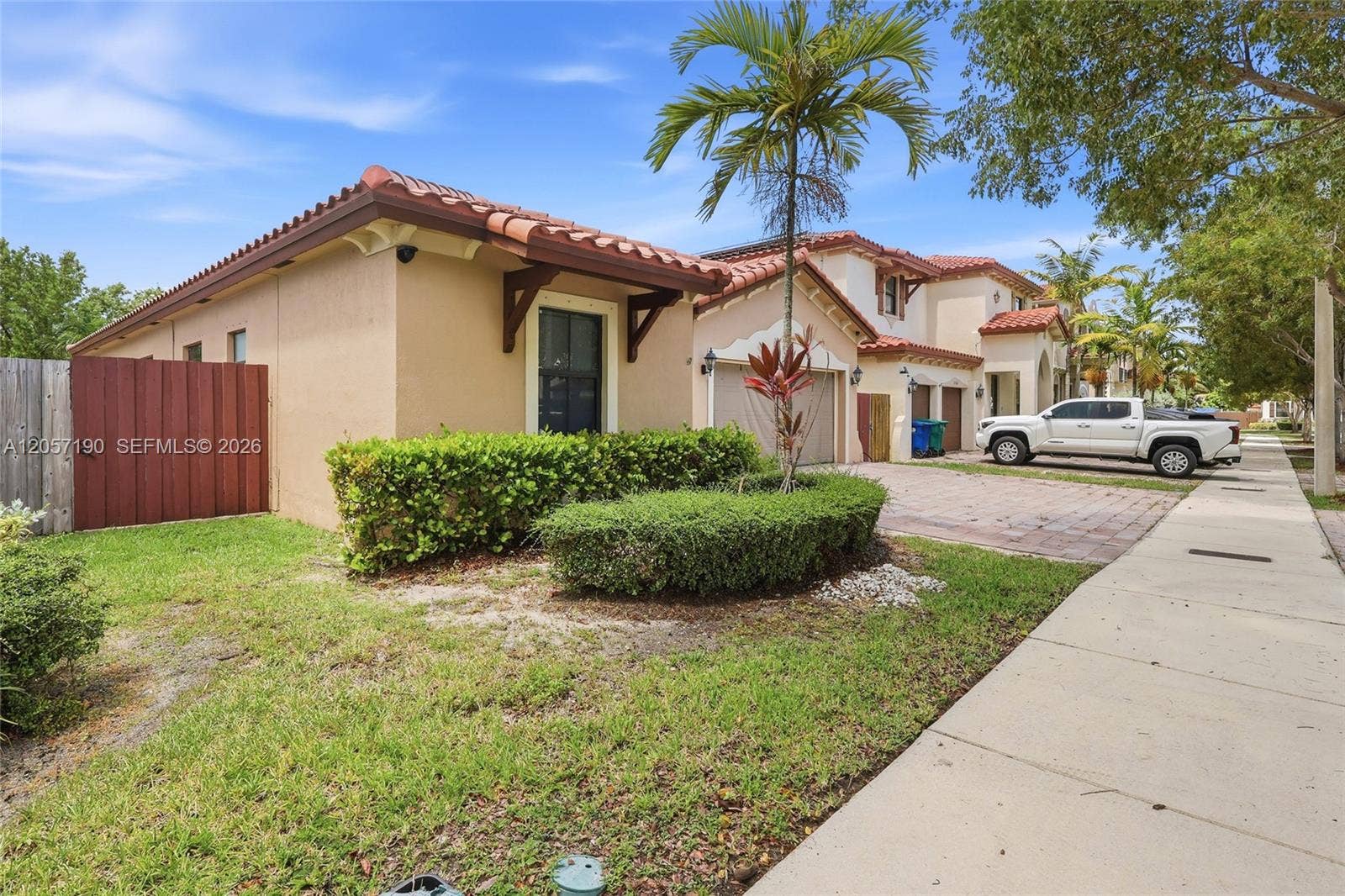 15585 SW 176th Terrace, Miami, FL 33187 Photo 3