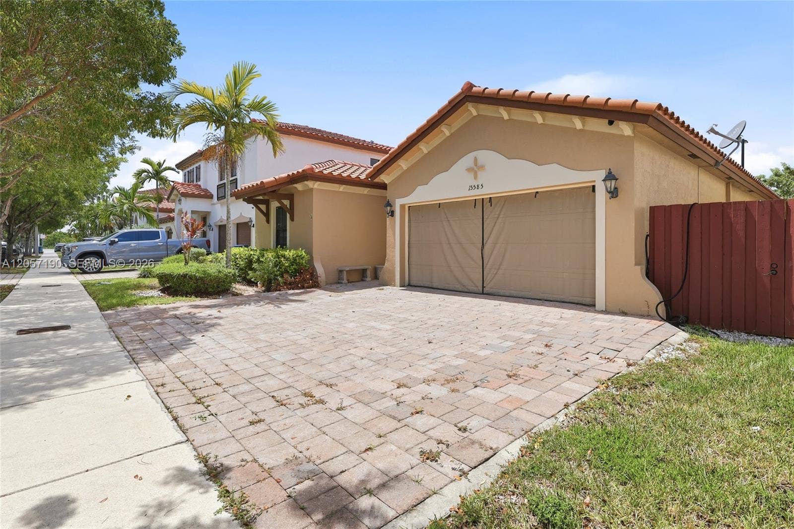 15585 SW 176th Terrace, Miami, FL 33187 Photo 2