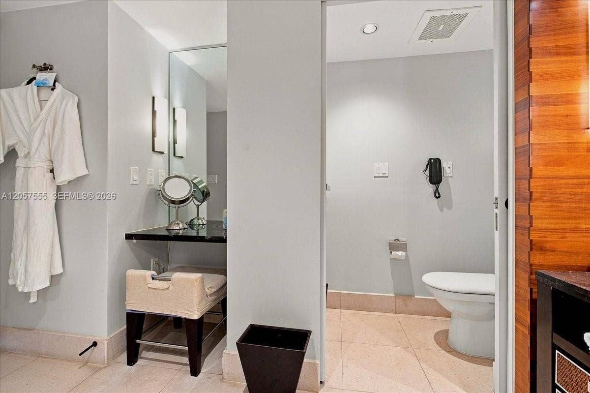 6801 Collins Avenue, #1020 Door 1006 Leal, Miami Beach, Miami Beach, FL 33141 Photo 17