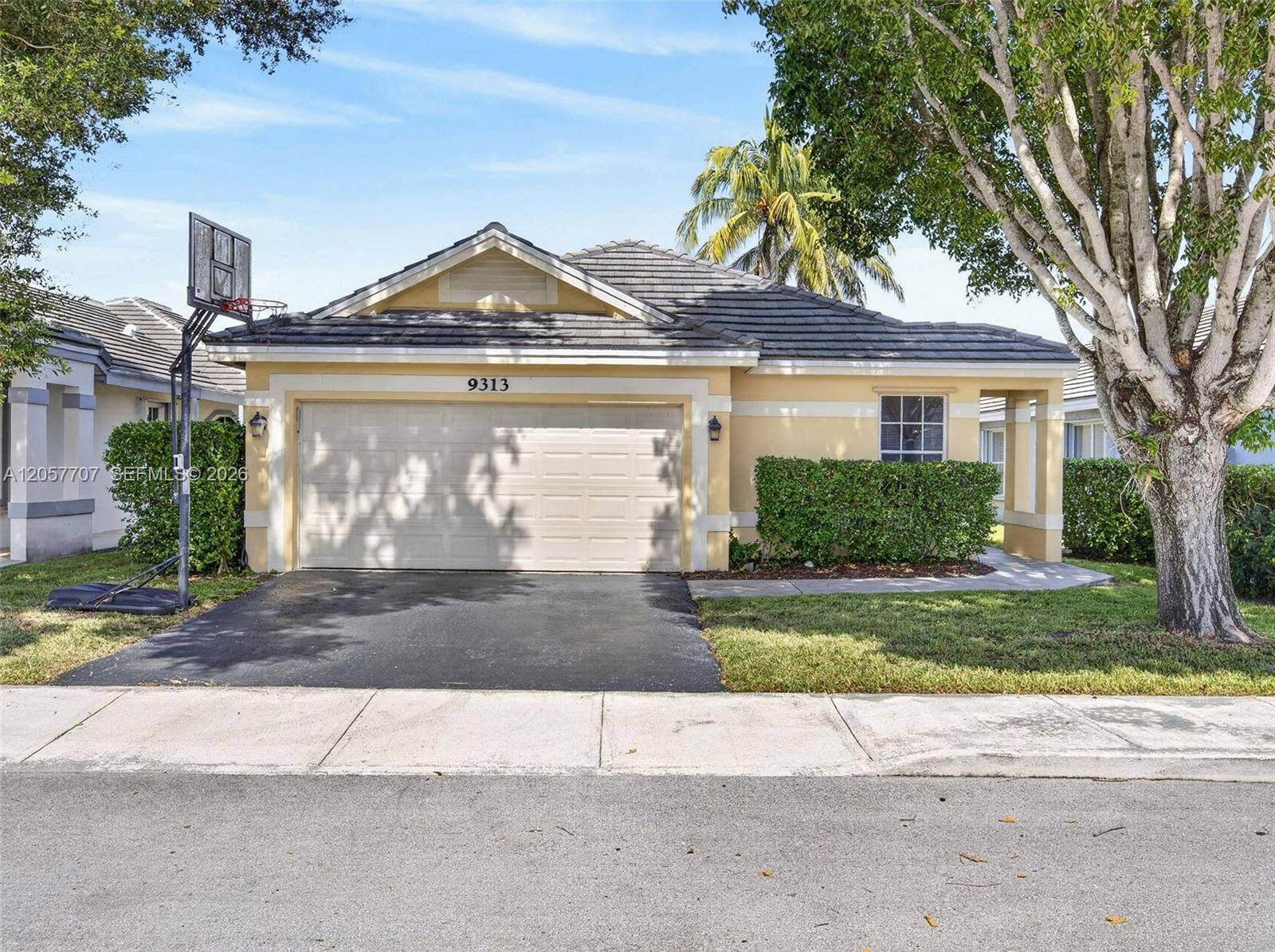 9313 Arborwood Circle, Davie, FL 33328 Photo 1