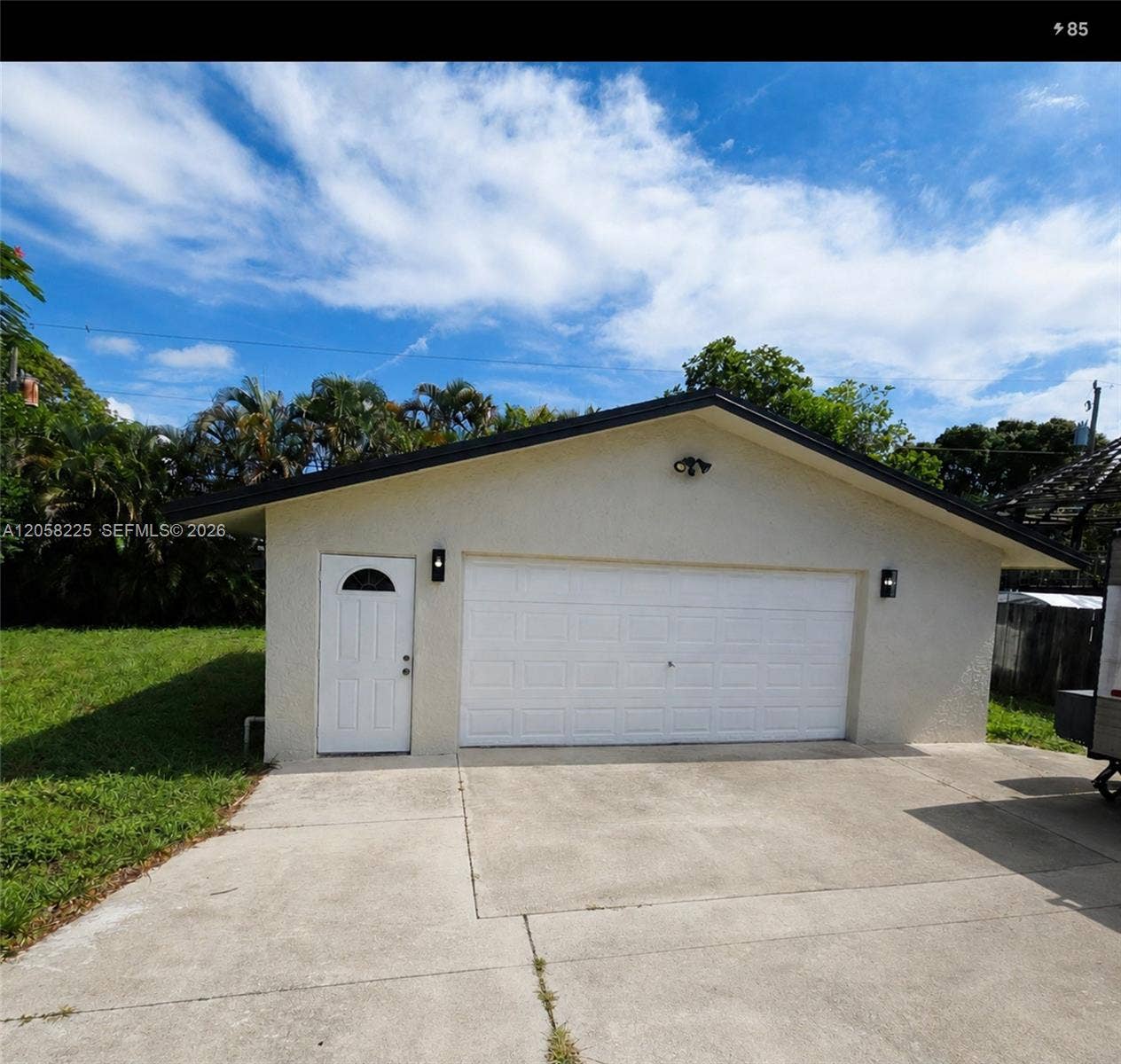 601 NE 1st Street, Pompano Beach, FL 33060 Extra large Garage